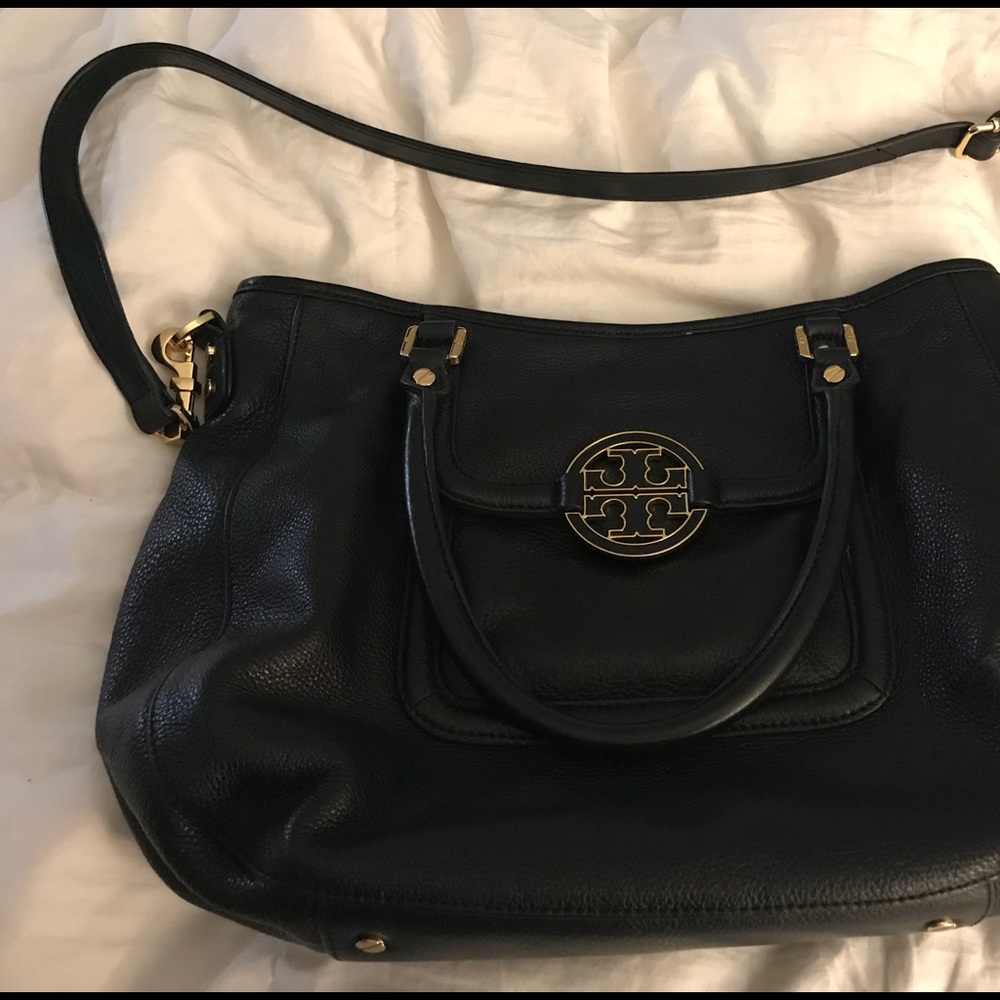 Tory Burch Amanda Hobo crossbody bag in black
